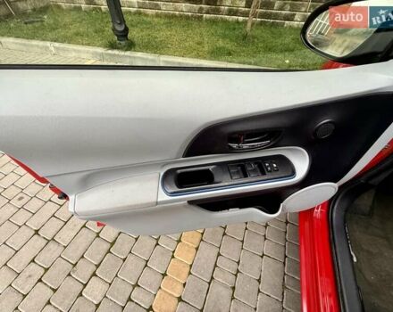 Червоний Тойота Пріус, об'ємом двигуна 1.5 л та пробігом 208 тис. км за 9999 $, фото 61 на Automoto.ua