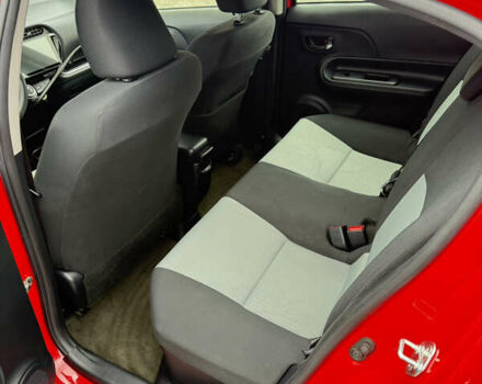 Красный Тойота Приус, объемом двигателя 1.5 л и пробегом 95 тыс. км за 11800 $, фото 7 на Automoto.ua