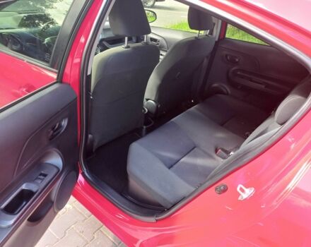 Красный Тойота Приус, объемом двигателя 1.5 л и пробегом 82 тыс. км за 11900 $, фото 7 на Automoto.ua