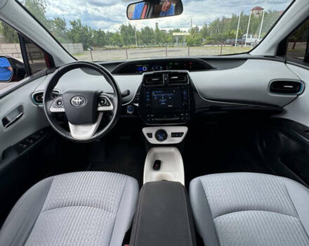 Красный Тойота Приус, объемом двигателя 1.8 л и пробегом 98 тыс. км за 17000 $, фото 5 на Automoto.ua