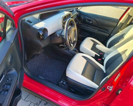 Красный Тойота Приус, объемом двигателя 1.5 л и пробегом 66 тыс. км за 14800 $, фото 8 на Automoto.ua