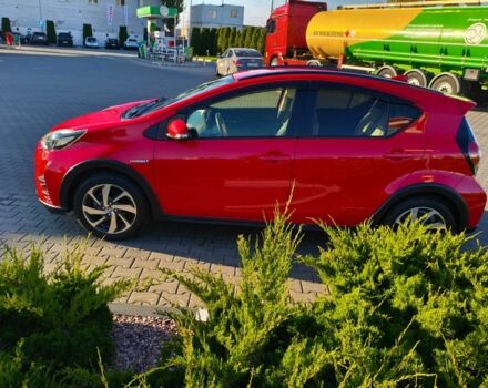 Красный Тойота Приус, объемом двигателя 1.5 л и пробегом 66 тыс. км за 14800 $, фото 5 на Automoto.ua