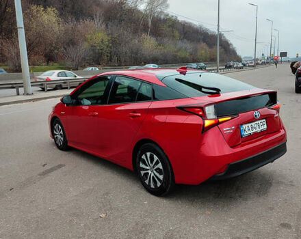 Красный Тойота Приус, объемом двигателя 1.8 л и пробегом 147 тыс. км за 19200 $, фото 1 на Automoto.ua