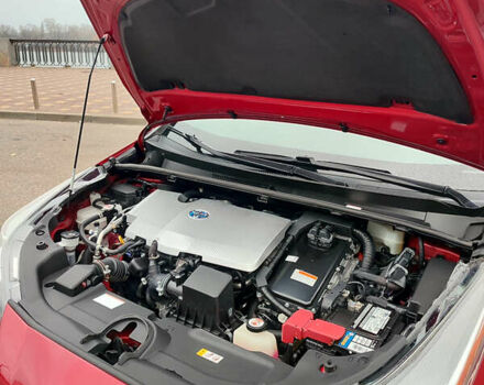 Красный Тойота Приус, объемом двигателя 1.8 л и пробегом 147 тыс. км за 19200 $, фото 11 на Automoto.ua