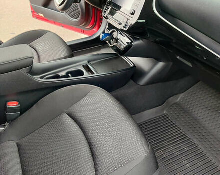 Красный Тойота Приус, объемом двигателя 1.8 л и пробегом 147 тыс. км за 19200 $, фото 14 на Automoto.ua