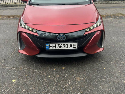 Тойота Приус 2017 в Одессе на Automoto.ua Красный Тойота Приус, объемом двигателя 1.8 л и пробегом 241 тыс. км за 16800 $, фото 1 на Automoto.ua