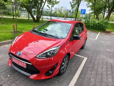 Тойота Приус 2018 в Киеве на Automoto.ua Красный Тойота Приус, объемом двигателя 1.5 л и пробегом 84 тыс. км за 13800 $, фото 1 на Automoto.ua
