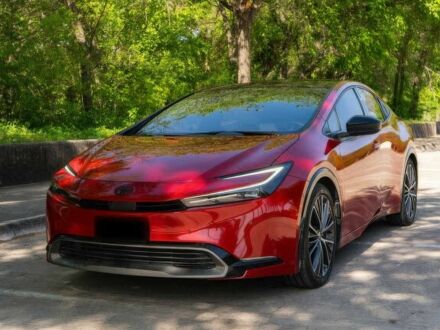 Тойота Приус 2023 в Житомире на Automoto.ua Красный Тойота Приус, объемом двигателя 2 л и пробегом 43 тыс. км за 16200 $, фото 1 на Automoto.ua