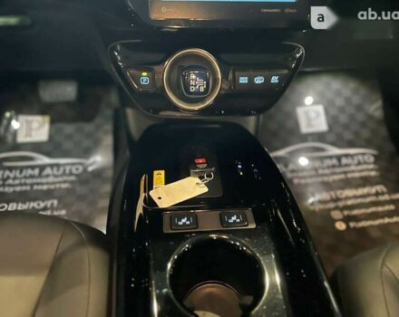 Тойота Приус, объемом двигателя 1.8 л и пробегом 10 тыс. км за 27900 $, фото 13 на Automoto.ua