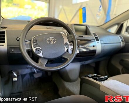 Тойота Приус, объемом двигателя 1.5 л и пробегом 210 тыс. км за 2999 $, фото 5 на Automoto.ua