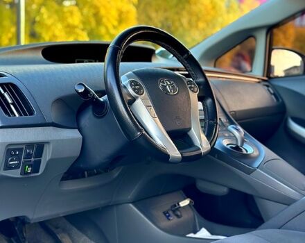 Тойота Приус, объемом двигателя 1.8 л и пробегом 198 тыс. км за 10500 $, фото 3 на Automoto.ua