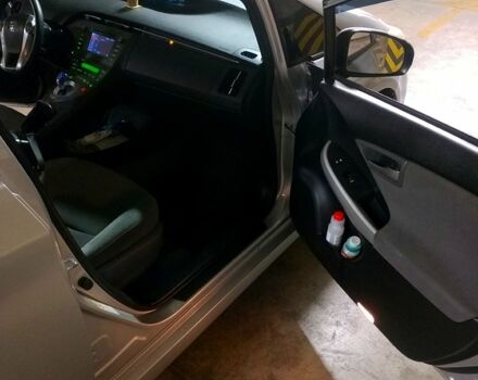 Тойота Приус, объемом двигателя 1.8 л и пробегом 263 тыс. км за 10500 $, фото 6 на Automoto.ua