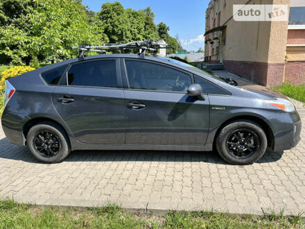 Тойота Приус, объемом двигателя 1.8 л и пробегом 285 тыс. км за 10100 $, фото 1 на Automoto.ua