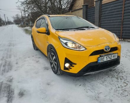 Желтый Тойота Приус, объемом двигателя 0 л и пробегом 59 тыс. км за 13990 $, фото 1 на Automoto.ua