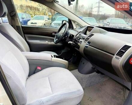 Серый Тойота Приус, объемом двигателя 1.5 л и пробегом 163 тыс. км за 7900 $, фото 5 на Automoto.ua