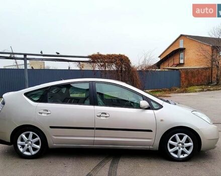 Серый Тойота Приус, объемом двигателя 1.5 л и пробегом 163 тыс. км за 7900 $, фото 4 на Automoto.ua