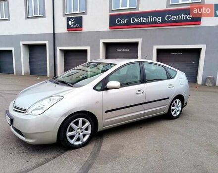 Серый Тойота Приус, объемом двигателя 1.5 л и пробегом 163 тыс. км за 7900 $, фото 1 на Automoto.ua