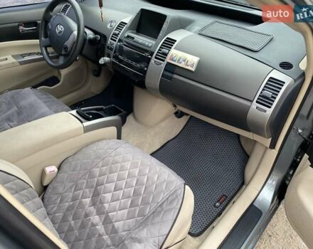 Серый Тойота Приус, объемом двигателя 1.5 л и пробегом 145 тыс. км за 6500 $, фото 6 на Automoto.ua