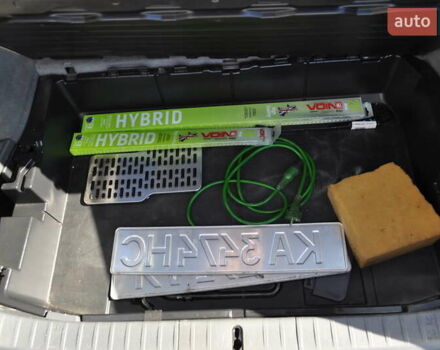 Серый Тойота Приус, объемом двигателя 1.5 л и пробегом 295 тыс. км за 7300 $, фото 28 на Automoto.ua