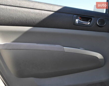 Серый Тойота Приус, объемом двигателя 1.5 л и пробегом 295 тыс. км за 7300 $, фото 31 на Automoto.ua