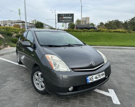 Серый Тойота Приус, объемом двигателя 1.5 л и пробегом 172 тыс. км за 5850 $, фото 2 на Automoto.ua