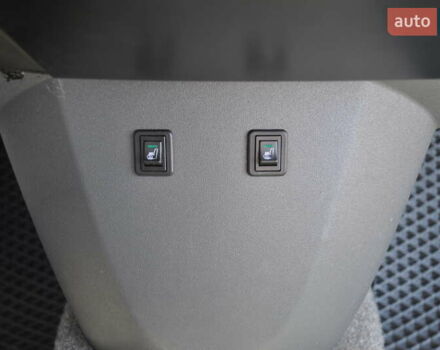 Серый Тойота Приус, объемом двигателя 1.5 л и пробегом 295 тыс. км за 7300 $, фото 48 на Automoto.ua