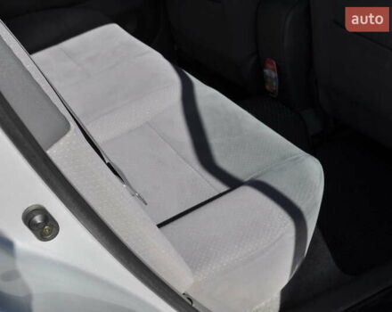 Серый Тойота Приус, объемом двигателя 1.5 л и пробегом 295 тыс. км за 7300 $, фото 22 на Automoto.ua