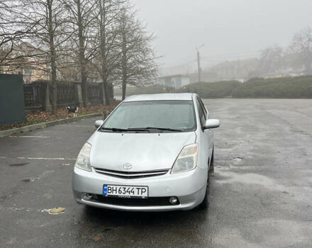 Серый Тойота Приус, объемом двигателя 1.5 л и пробегом 275 тыс. км за 5870 $, фото 1 на Automoto.ua