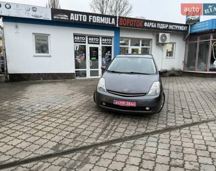 Серый Тойота Приус, объемом двигателя 1.5 л и пробегом 278 тыс. км за 7650 $, фото 1 на Automoto.ua