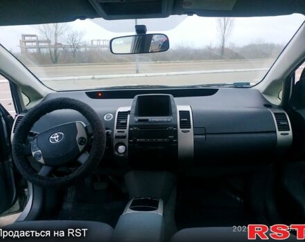 Сірий Тойота Пріус, об'ємом двигуна 1.5 л та пробігом 250 тис. км за 4999 $, фото 7 на Automoto.ua