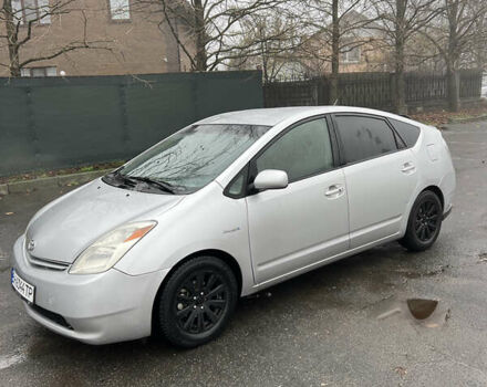 Серый Тойота Приус, объемом двигателя 1.5 л и пробегом 275 тыс. км за 5870 $, фото 3 на Automoto.ua