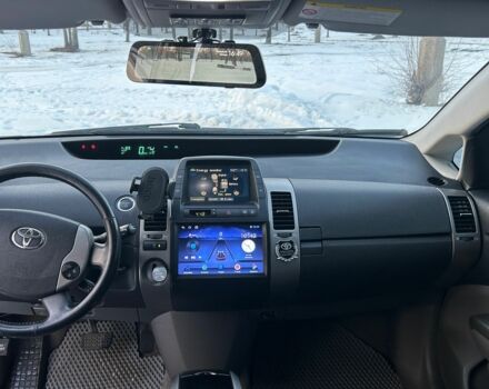 Серый Тойота Приус, объемом двигателя 1.5 л и пробегом 250 тыс. км за 7999 $, фото 12 на Automoto.ua