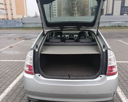 Серый Тойота Приус, объемом двигателя 1.5 л и пробегом 274 тыс. км за 5990 $, фото 5 на Automoto.ua