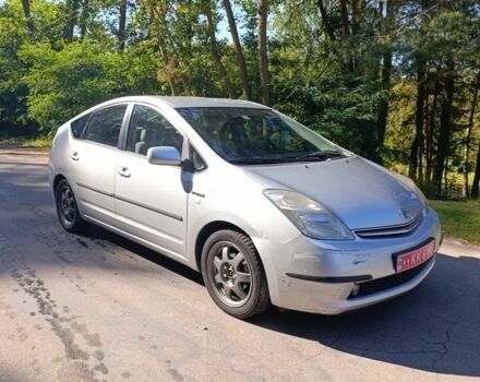 Серый Тойота Приус, объемом двигателя 1.5 л и пробегом 270 тыс. км за 5999 $, фото 1 на Automoto.ua