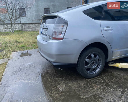 Серый Тойота Приус, объемом двигателя 1.5 л и пробегом 365 тыс. км за 6200 $, фото 4 на Automoto.ua