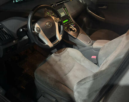 Серый Тойота Приус, объемом двигателя 1.8 л и пробегом 300 тыс. км за 9000 $, фото 5 на Automoto.ua