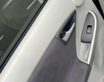 Серый Тойота Приус, объемом двигателя 1.8 л и пробегом 285 тыс. км за 9800 $, фото 14 на Automoto.ua