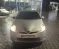 Серый Тойота Приус, объемом двигателя 1.8 л и пробегом 300 тыс. км за 10000 $, фото 1 на Automoto.ua