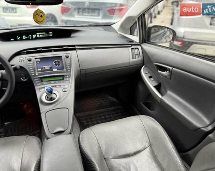 Сірий Тойота Пріус, об'ємом двигуна 1.8 л та пробігом 267 тис. км за 8900 $, фото 49 на Automoto.ua