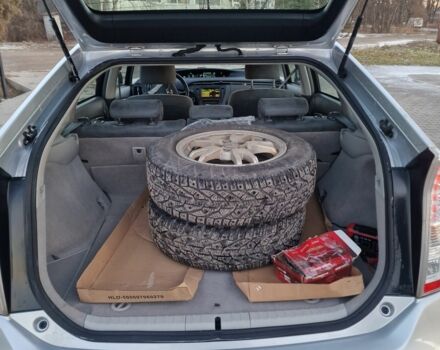 Серый Тойота Приус, объемом двигателя 1.8 л и пробегом 280 тыс. км за 10800 $, фото 4 на Automoto.ua