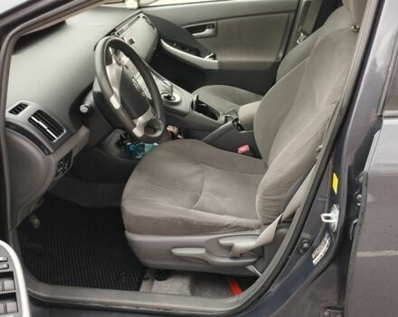 Серый Тойота Приус, объемом двигателя 1.8 л и пробегом 391 тыс. км за 10300 $, фото 12 на Automoto.ua