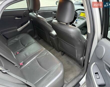 Серый Тойота Приус, объемом двигателя 1.8 л и пробегом 336 тыс. км за 7800 $, фото 13 на Automoto.ua