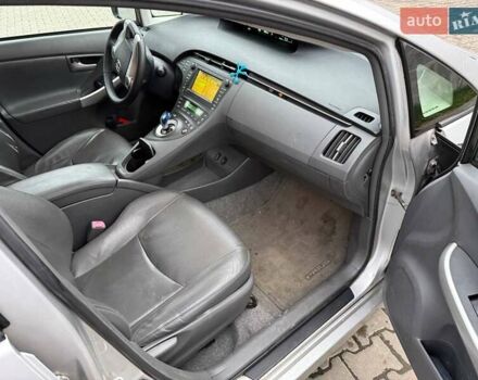 Серый Тойота Приус, объемом двигателя 1.8 л и пробегом 336 тыс. км за 7800 $, фото 10 на Automoto.ua