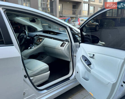 Сірий Тойота Пріус, об'ємом двигуна 1.8 л та пробігом 269 тис. км за 11499 $, фото 51 на Automoto.ua