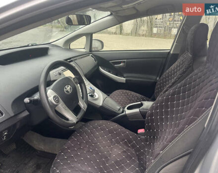 Серый Тойота Приус, объемом двигателя 1.8 л и пробегом 206 тыс. км за 10000 $, фото 9 на Automoto.ua