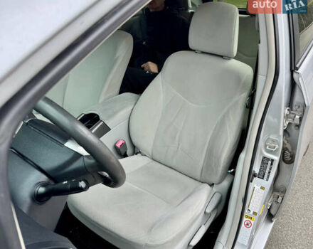 Сірий Тойота Пріус, об'ємом двигуна 1.8 л та пробігом 230 тис. км за 9500 $, фото 14 на Automoto.ua