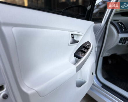 Сірий Тойота Пріус, об'ємом двигуна 1.8 л та пробігом 269 тис. км за 11499 $, фото 42 на Automoto.ua