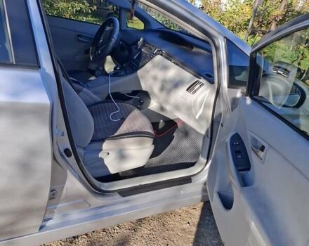 Серый Тойота Приус, объемом двигателя 1.8 л и пробегом 238 тыс. км за 10200 $, фото 8 на Automoto.ua