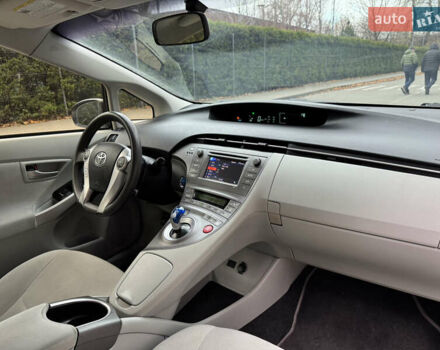 Сірий Тойота Пріус, об'ємом двигуна 1.8 л та пробігом 230 тис. км за 9500 $, фото 17 на Automoto.ua