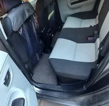 Серый Тойота Приус, объемом двигателя 1.5 л и пробегом 251 тыс. км за 8600 $, фото 7 на Automoto.ua